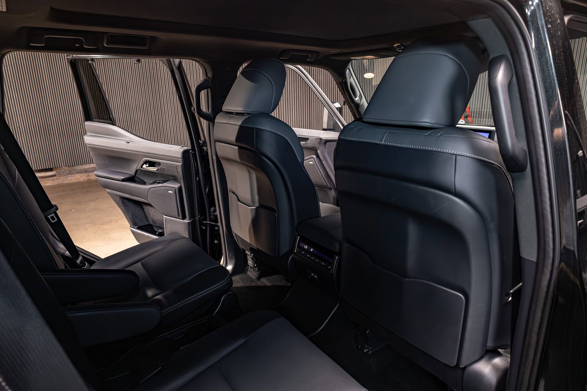 Used 2025 Lexus GX 550 w/ Cold Area Package image 25