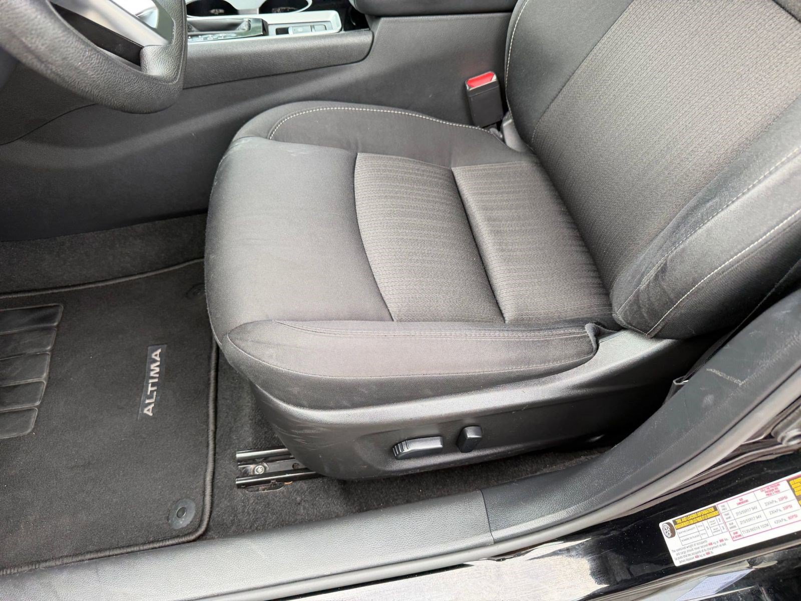 Used 2024 Nissan Altima 2.5 SV AWD/4WD image 13