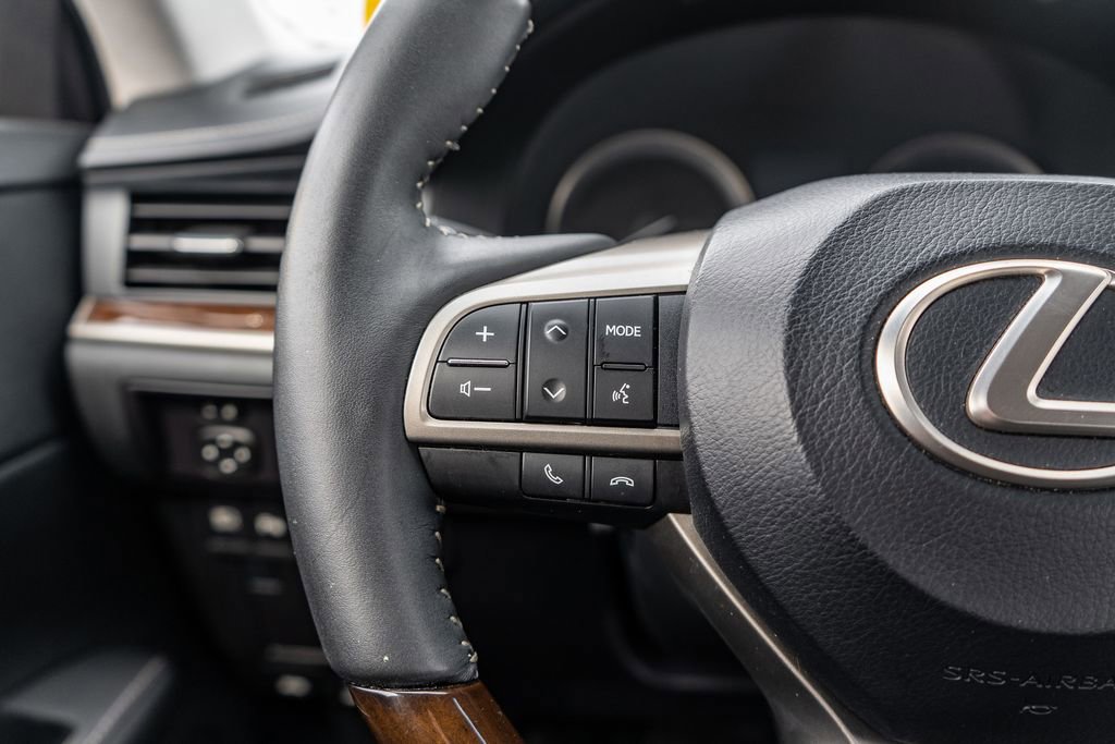 Used 2017 Lexus ES 350 w/ Luxury Package image 24