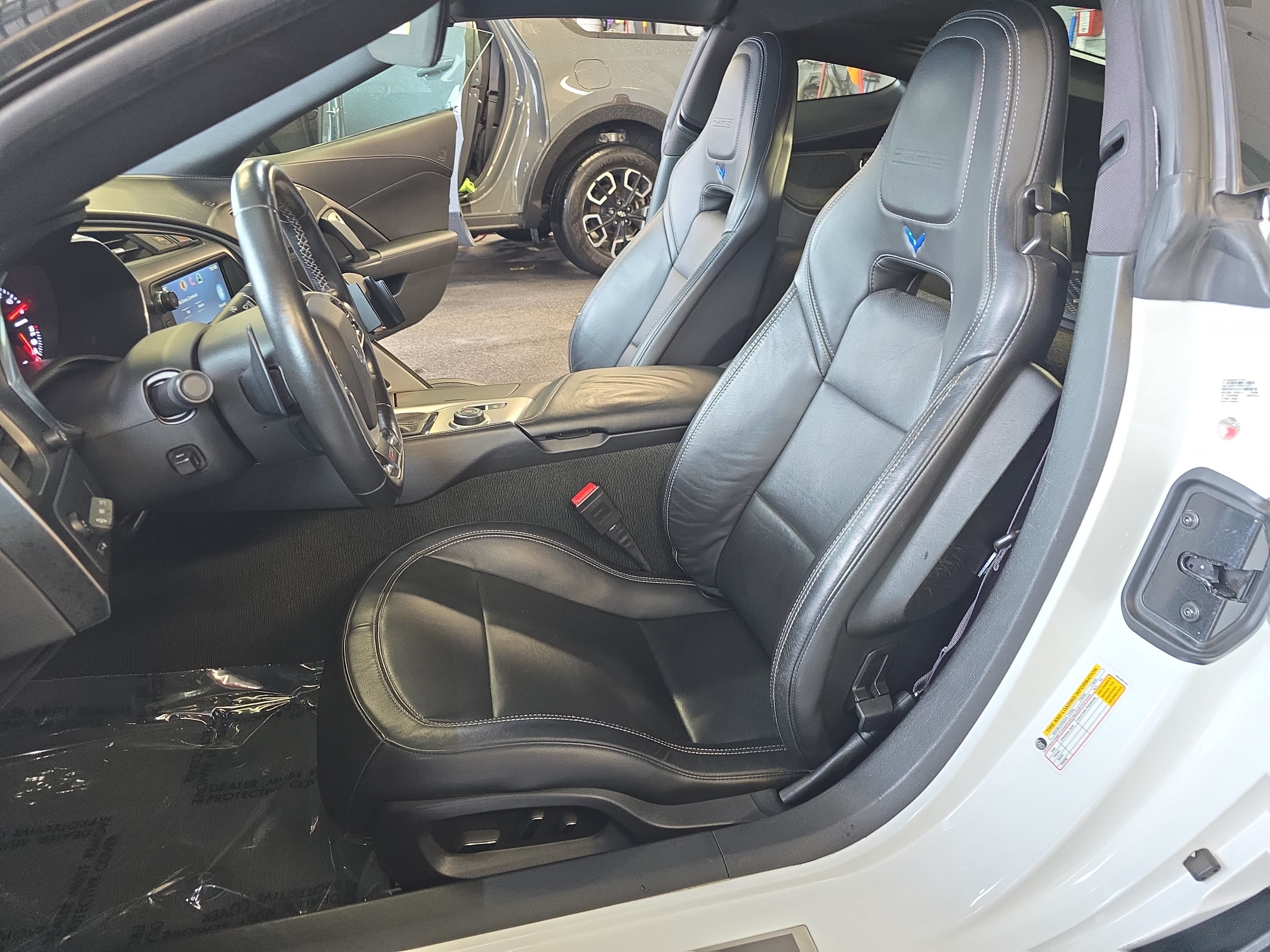 Used 2015 Chevrolet Corvette Z06 w/ 2LZ Preferred Equipment Group RWD image 16