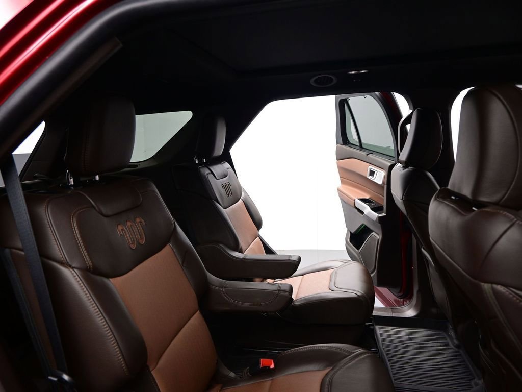 Used 2024 Ford Explorer King Ranch w/ Technology Package image 24