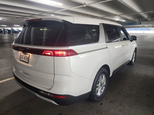 Used 2023 Kia Carnival LX FWD image 2