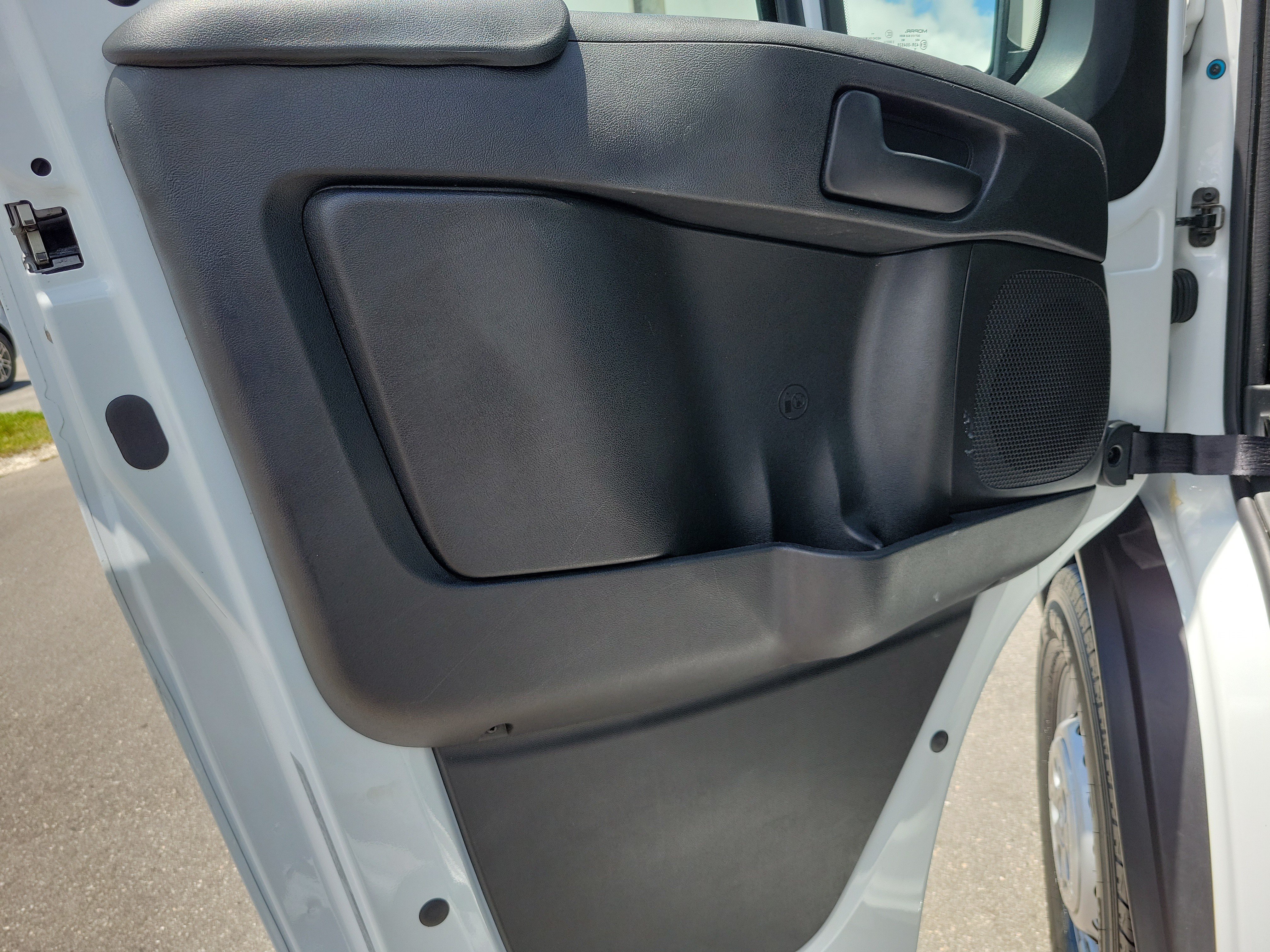Used 2025 RAM ProMaster 2500 w/ U-Haul Equipment Group FWD image 25