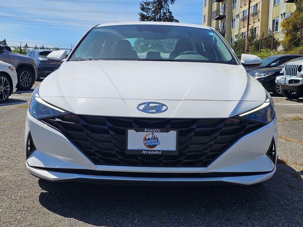 Used 2023 Hyundai Elantra SEL w/ Cargo Package FWD image 3