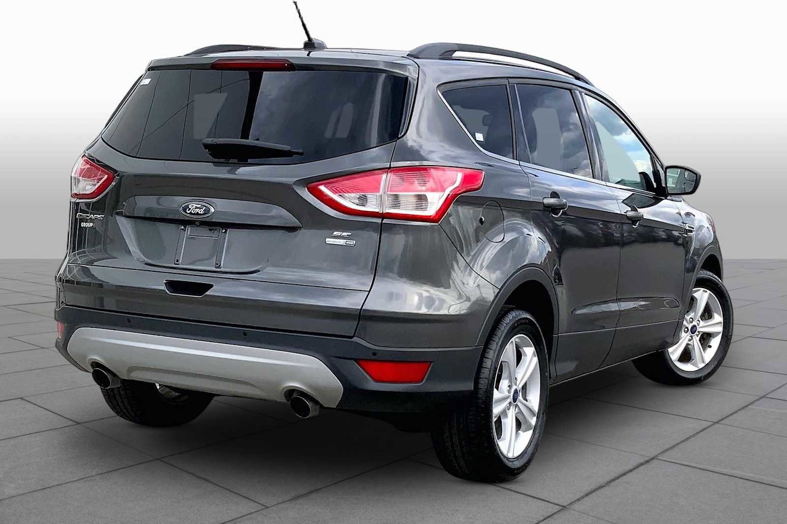 Used 2016 Ford Escape SE w/ Equipment Group 201A image 14