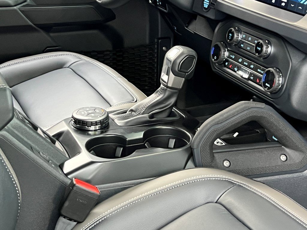 New 2025 Ford Bronco Outer Banks w/ Sasquatch Package image 10