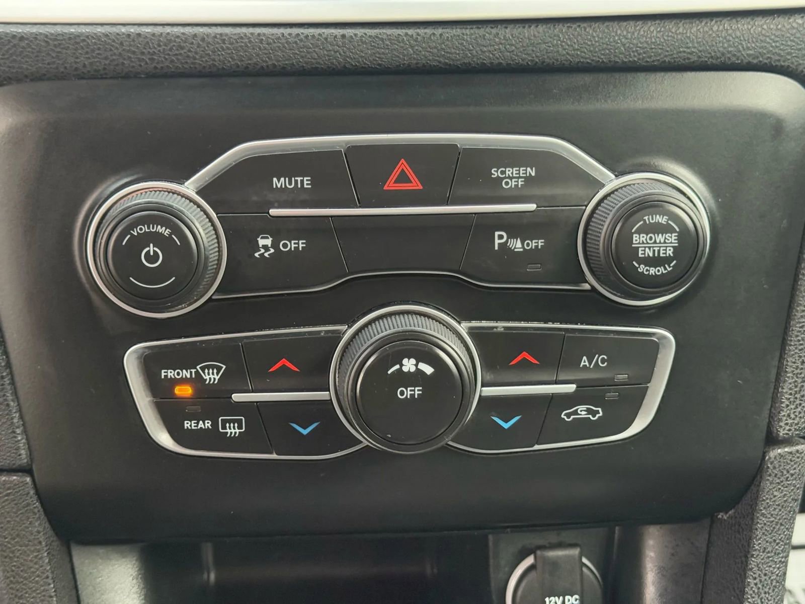 Used 2022 Dodge Charger SXT image 25