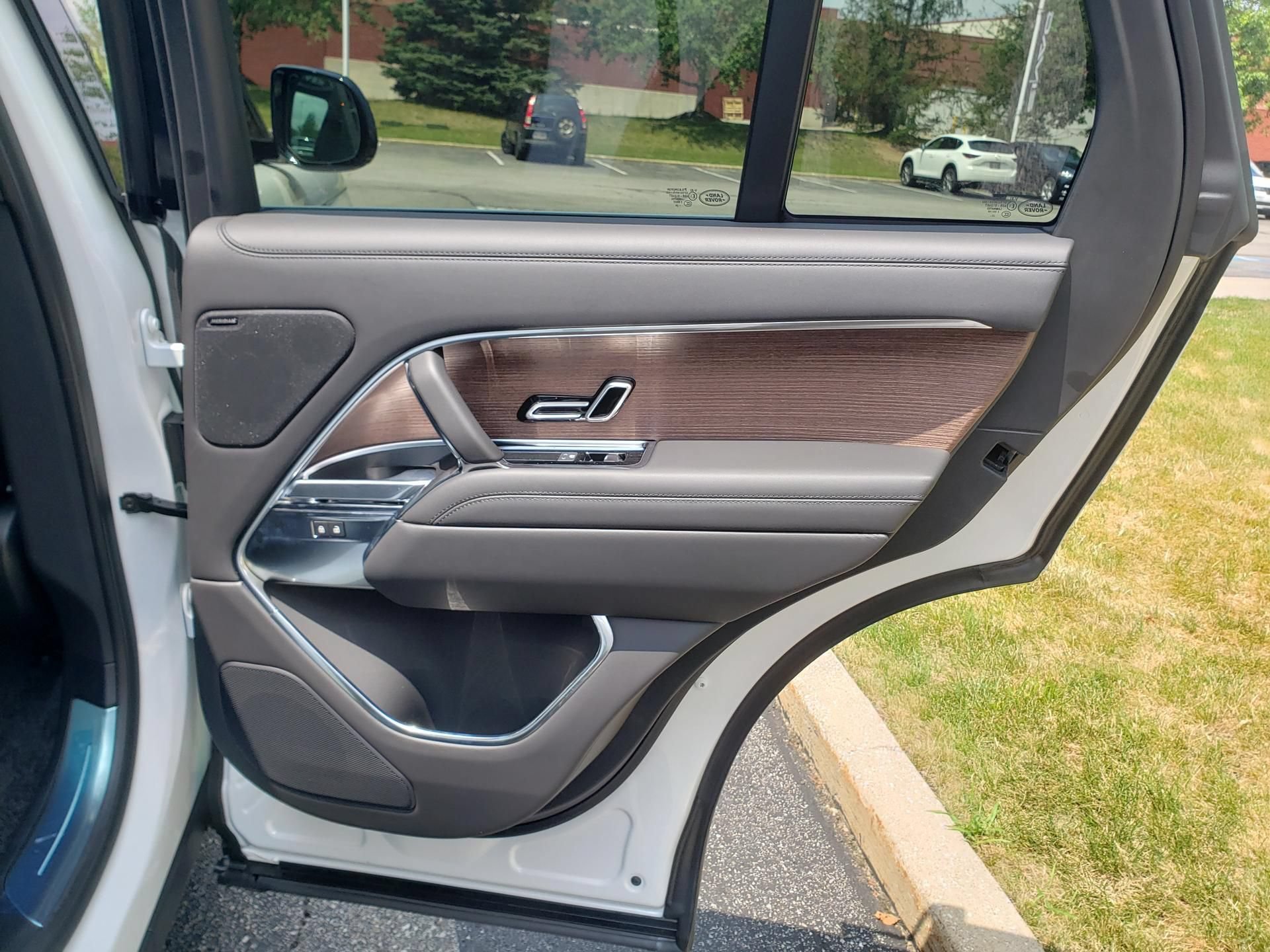 New 2026 Land Rover Range Rover SE AWD/4WD image 16