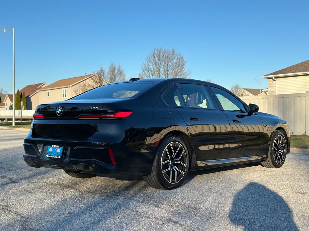 Certified 2023 BMW 760i xDrive image 9