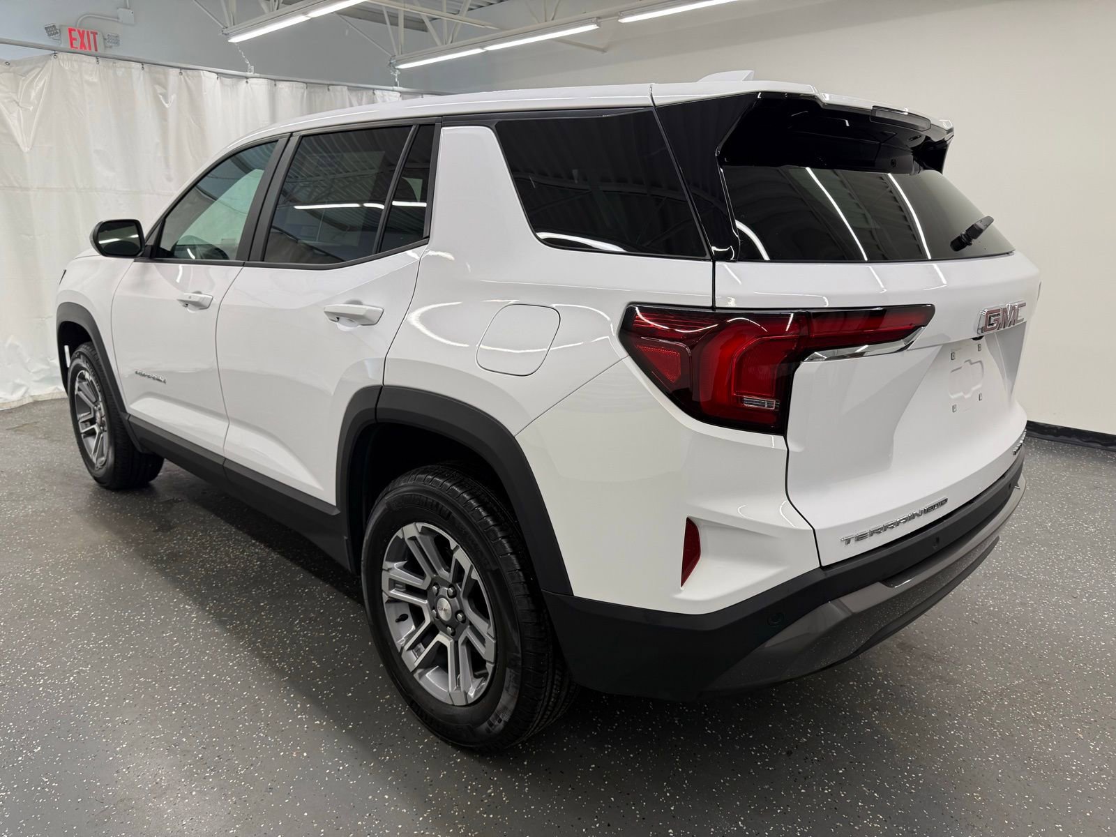 Used 2026 GMC Terrain Elevation image 3