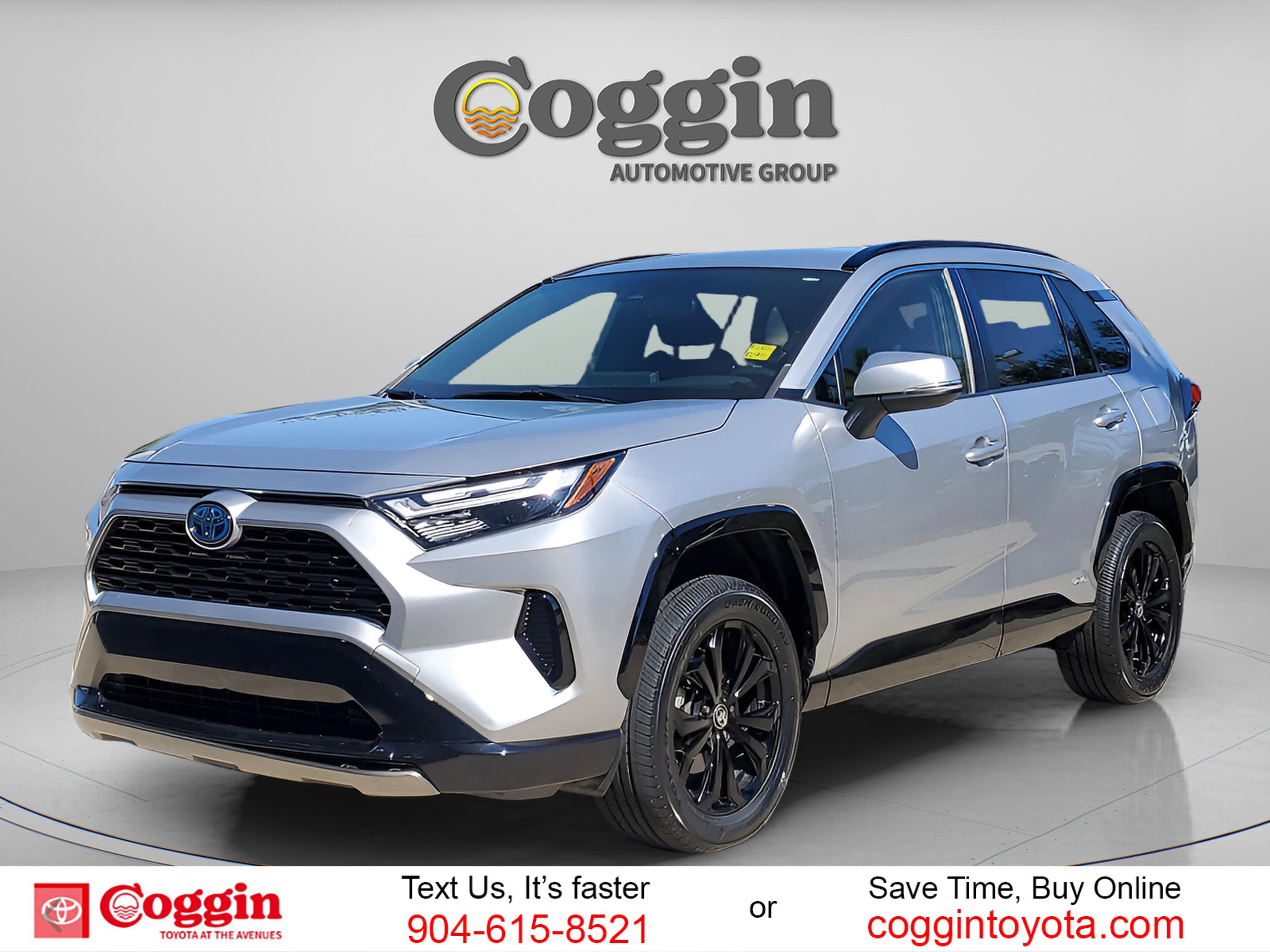 Used 2022 Toyota RAV4 SE image 1