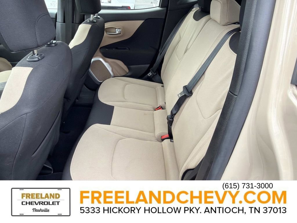 Used 2016 Jeep Renegade Latitude image 17