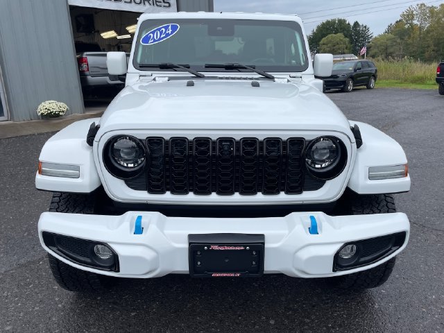 Used 2024 Jeep Wrangler High Altitude AWD/4WD image 2