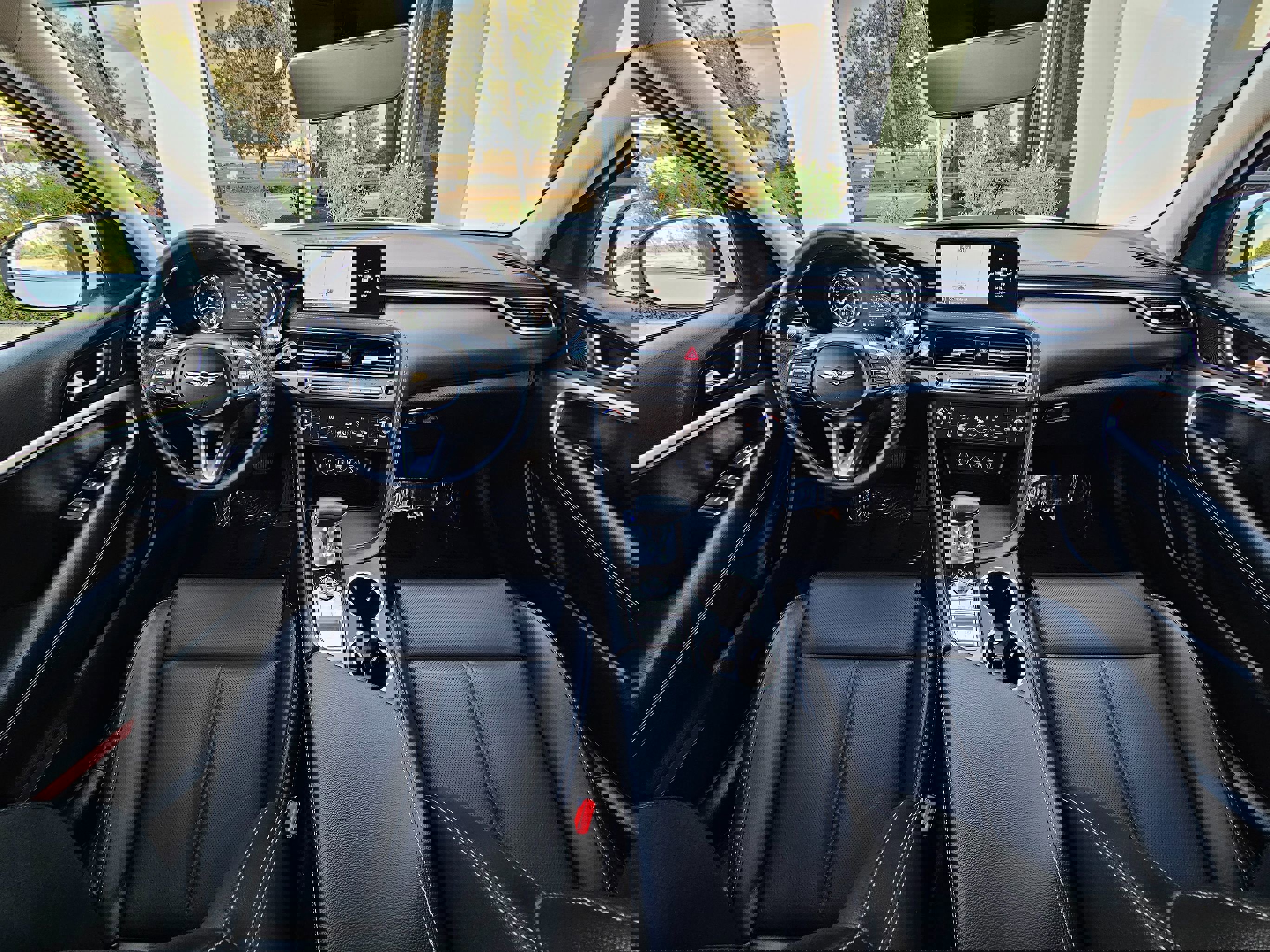 Used 2025 Genesis G70 2.5T image 21