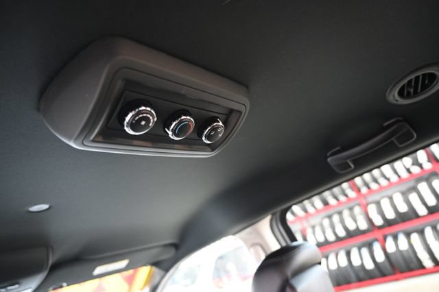 Used 2017 Dodge Grand Caravan SXT FWD image 28