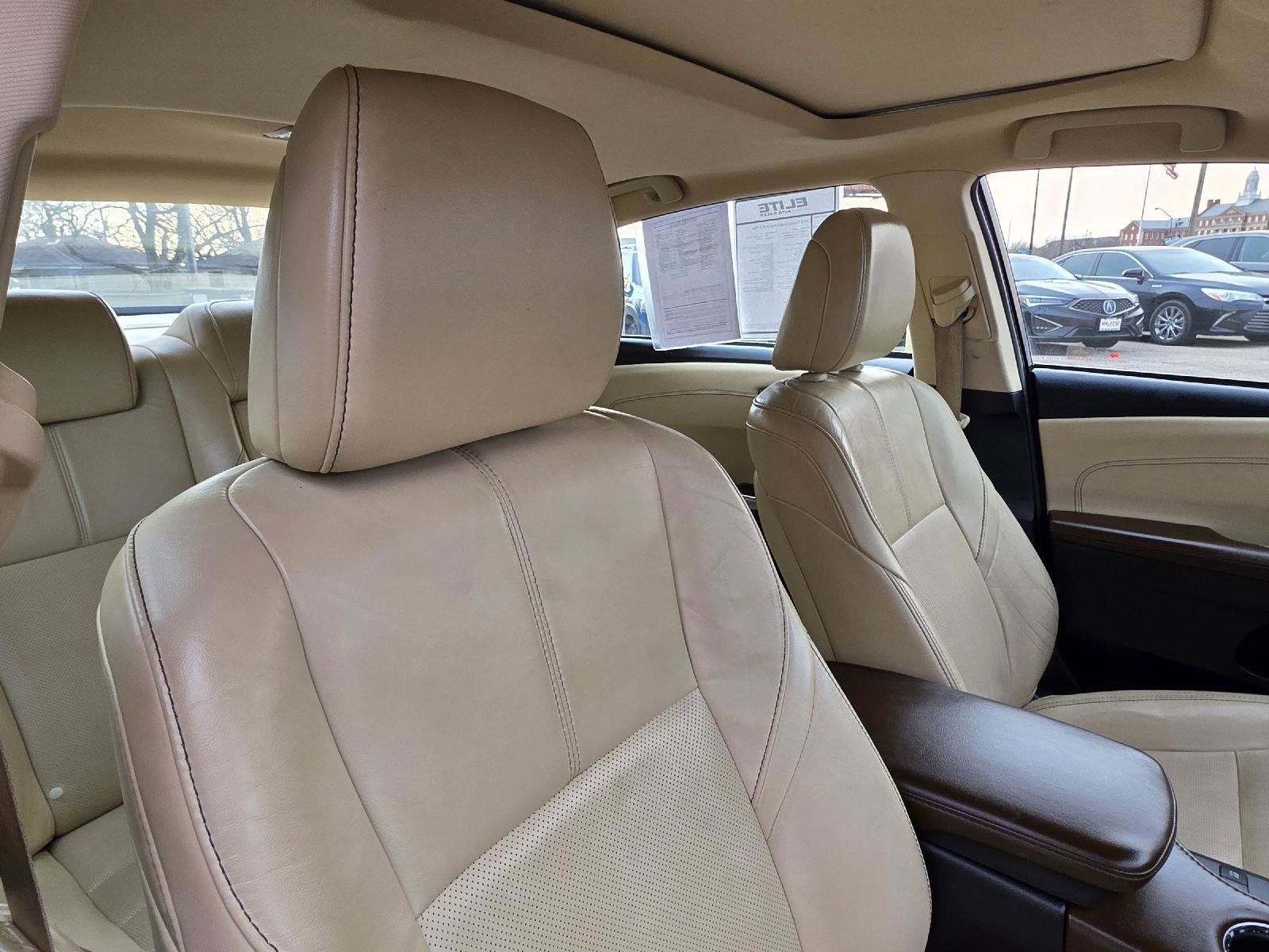 Used 2018 Toyota Avalon Limited FWD image 31