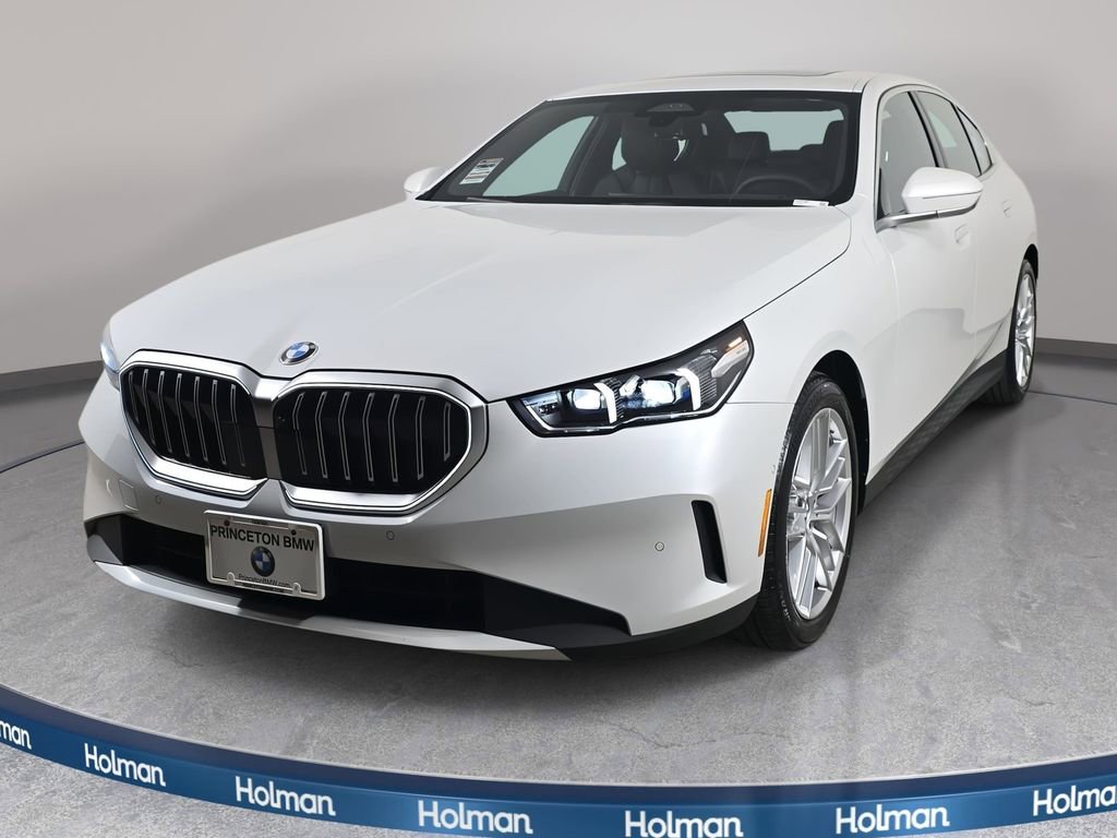 Used 2025 BMW 530i xDrive w/ Premium Package image 1
