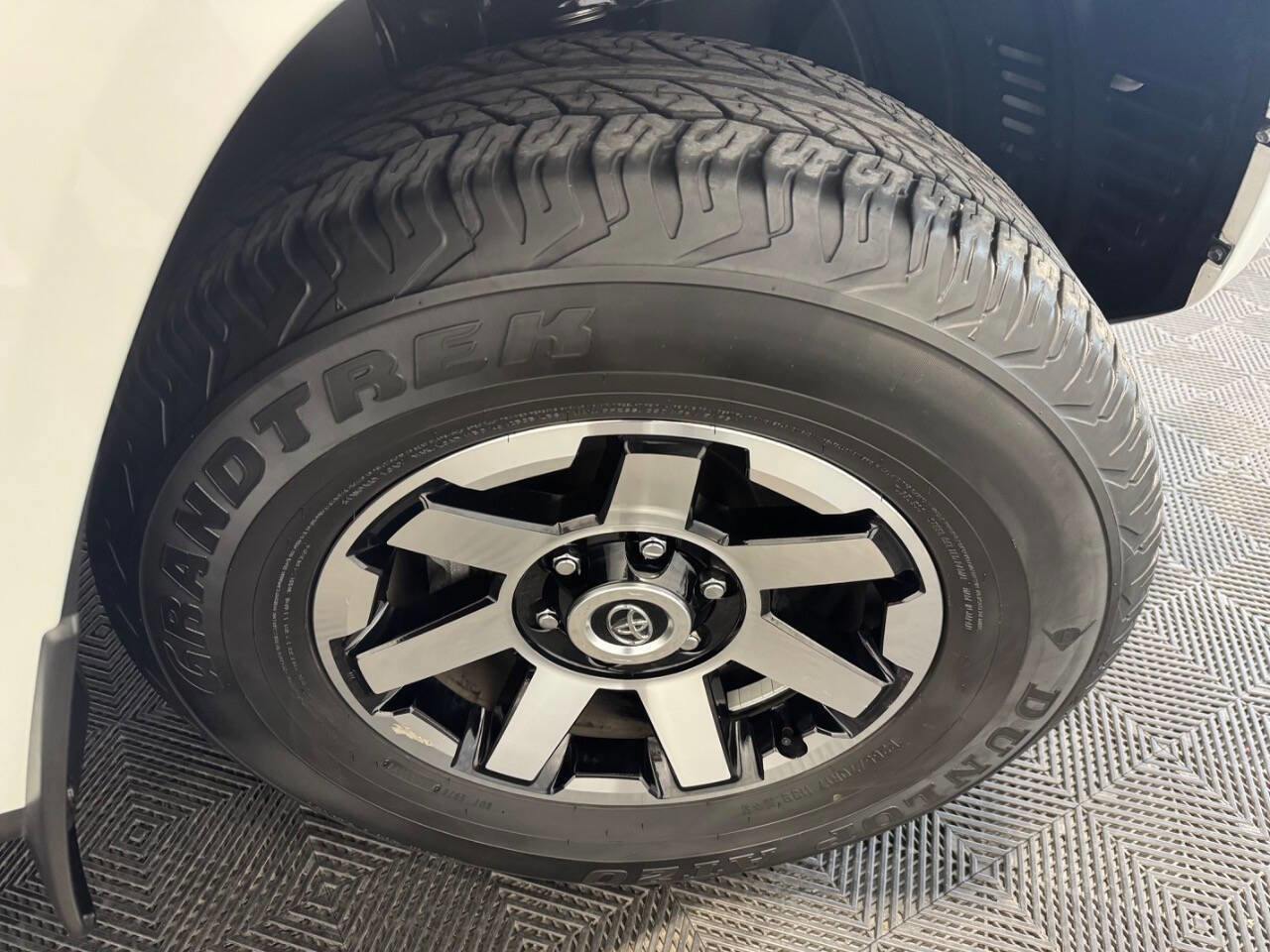 Used 2024 Toyota 4Runner TRD Off-Road image 45