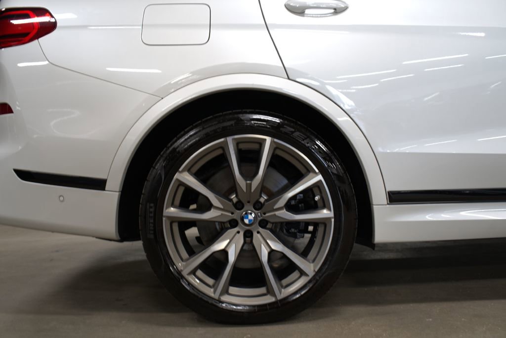Used 2022 BMW X7 M50i AWD/4WD image 39