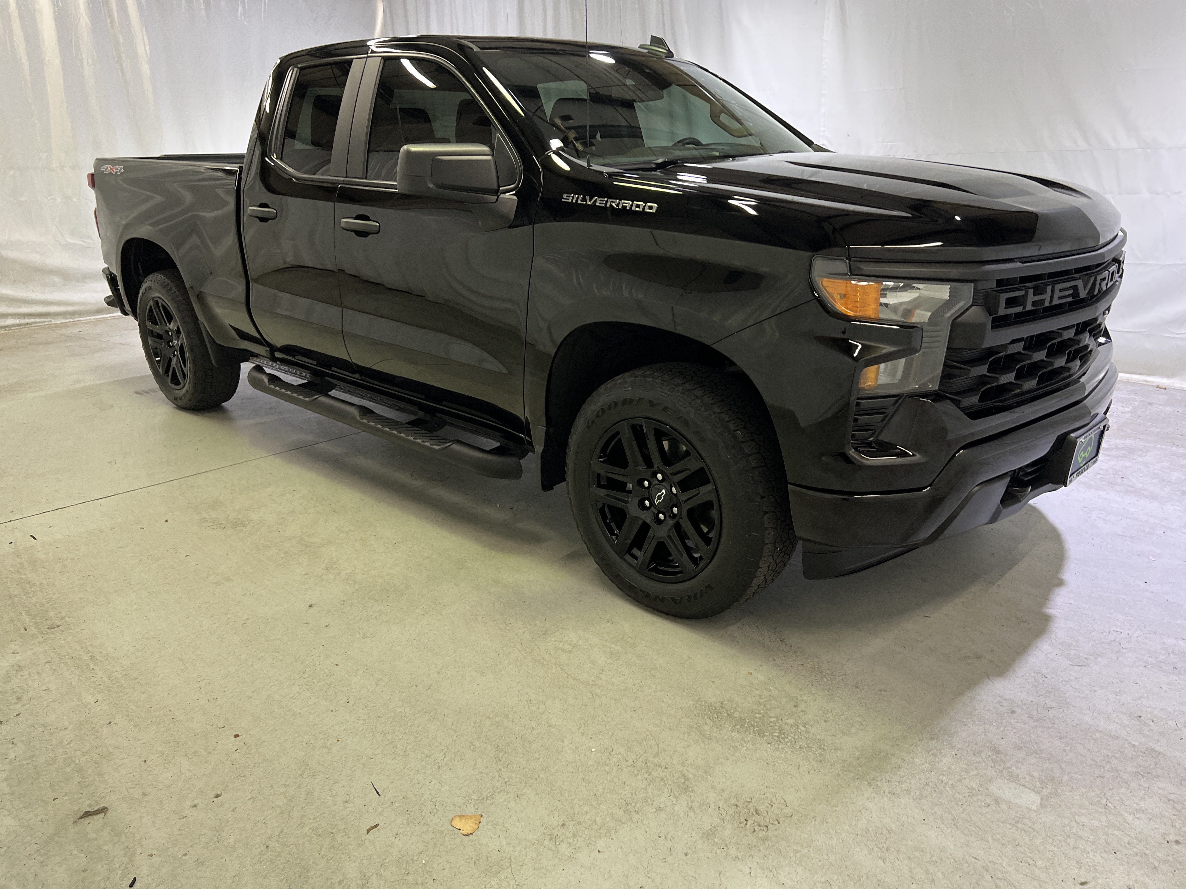 Certified 2023 Chevrolet Silverado 1500 Custom AWD/4WD image 2