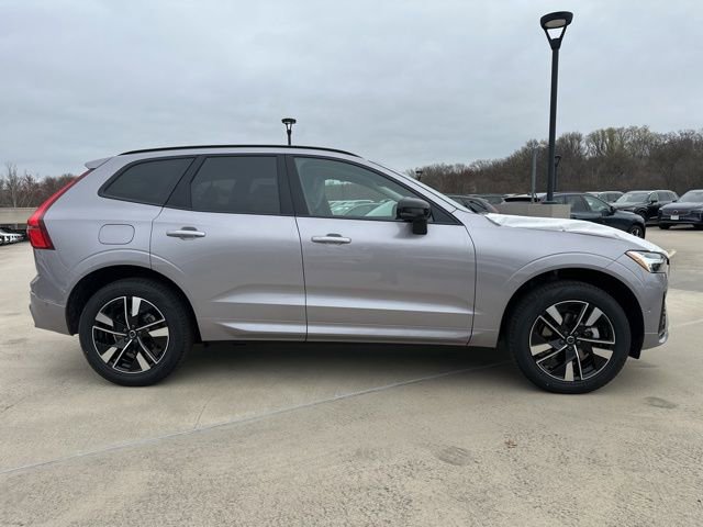 New 2026 Volvo XC60 B5 Plus w/ Climate Package image 8