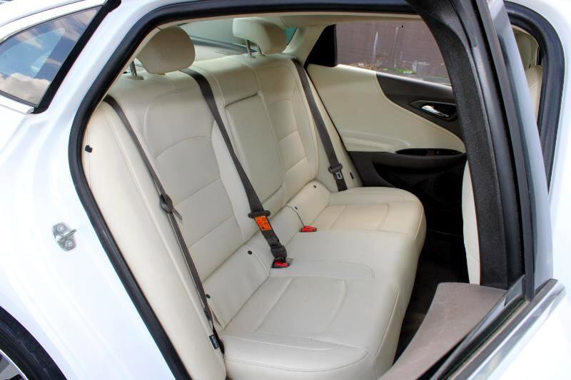 Used 2019 Chevrolet Malibu Premier w/ Sun and Wheel Package image 12