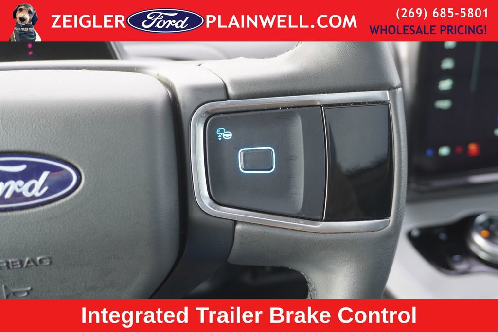 Used 2025 Ford Expedition Active image 32