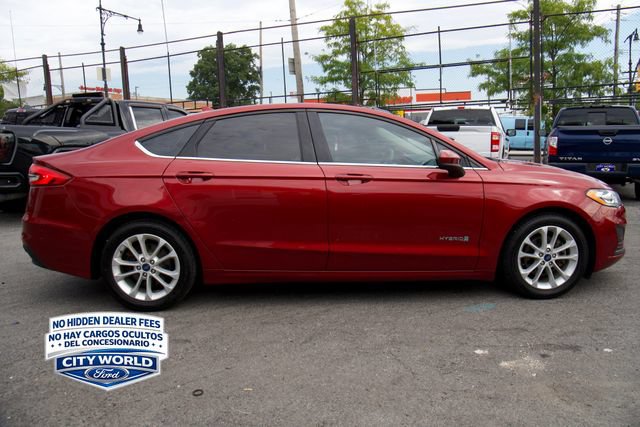 Used 2019 Ford Fusion SE FWD image 3