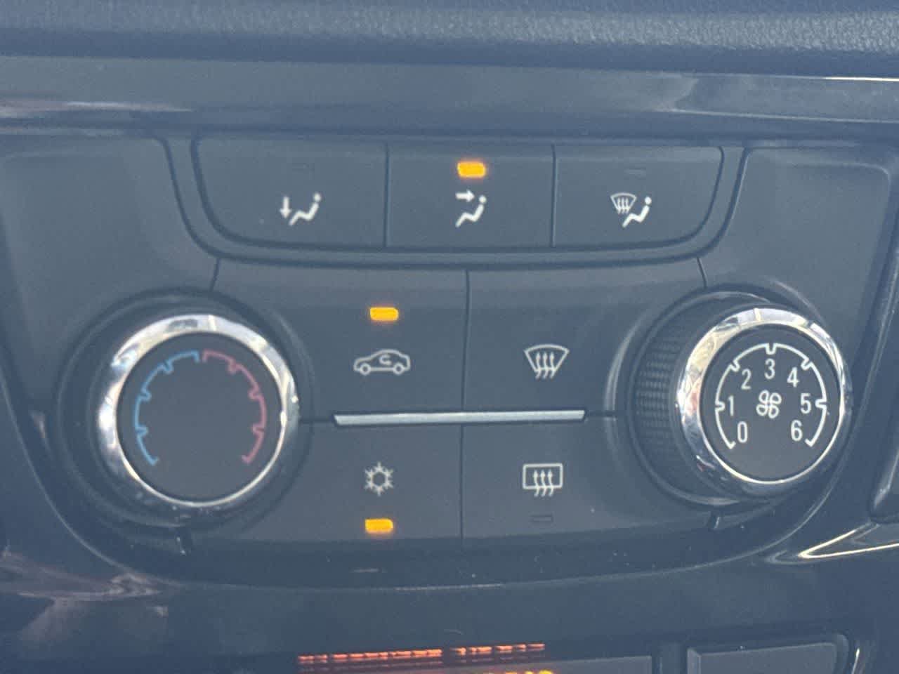 Used 2021 Buick Encore Preferred w/ Safety Package FWD image 20