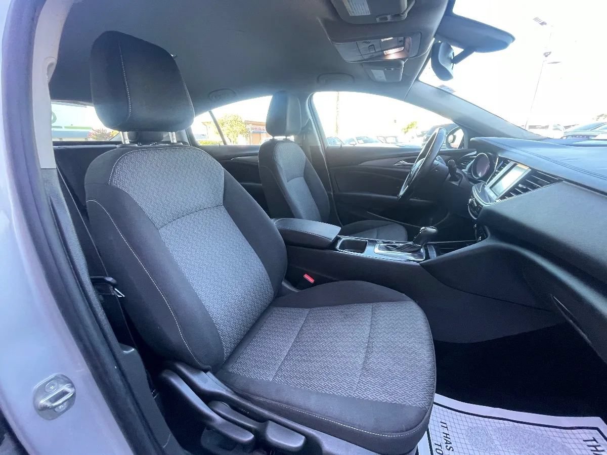Used 2018 Buick Regal Preferred FWD image 13