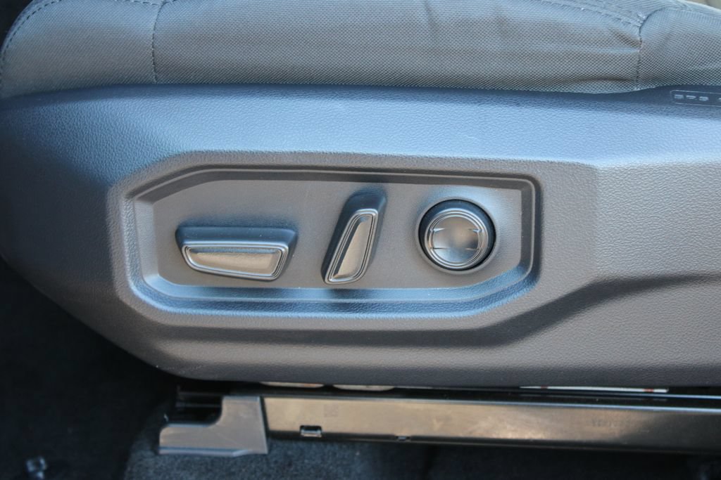 Used 2025 Toyota Sequoia SR5 AWD/4WD image 21