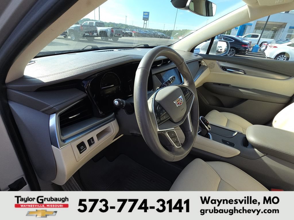 Used 2018 Cadillac XT5 Luxury w/ Driver Awareness Package FWD image 14