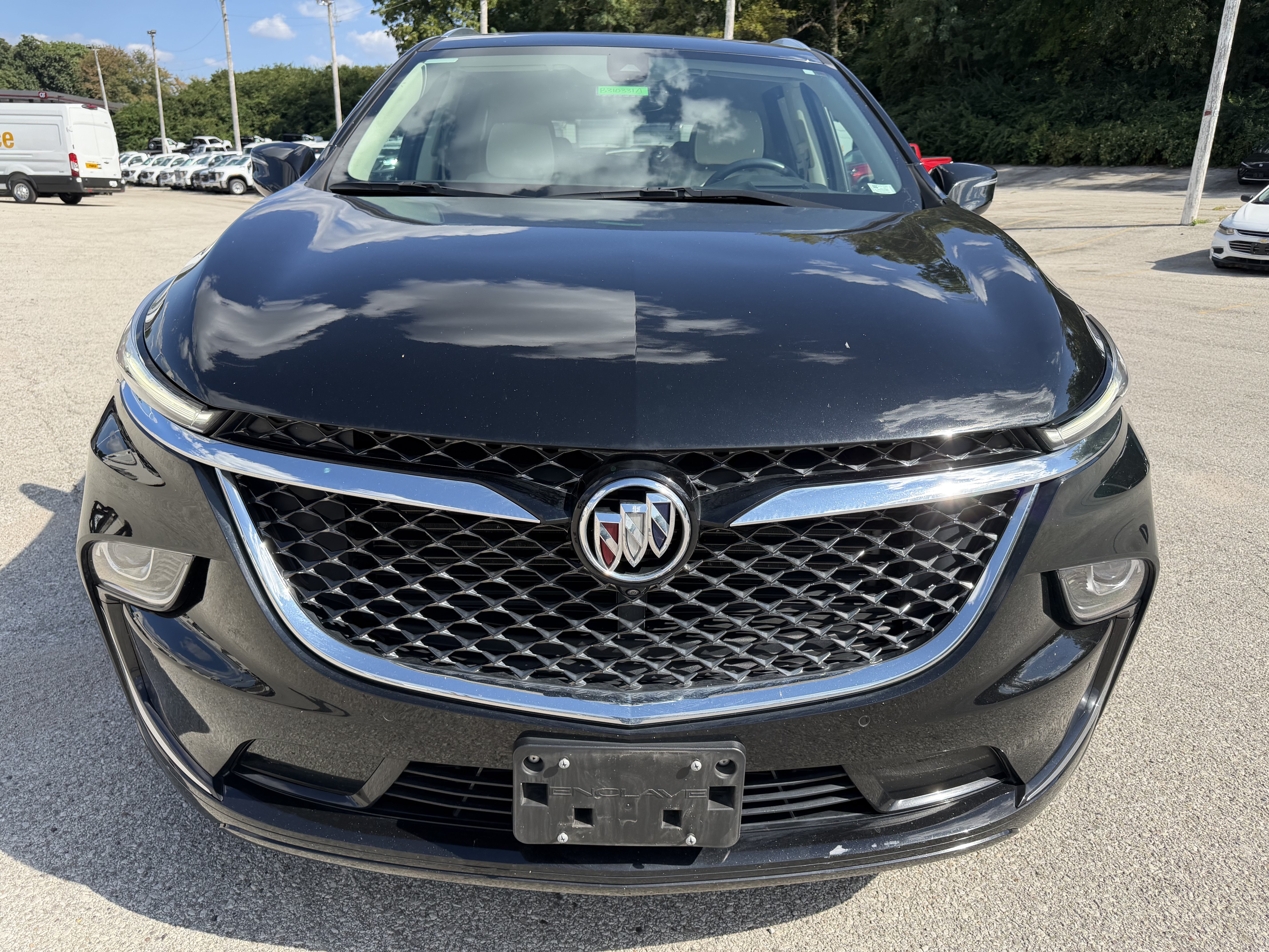Used 2024 Buick Enclave Avenir AWD/4WD image 2