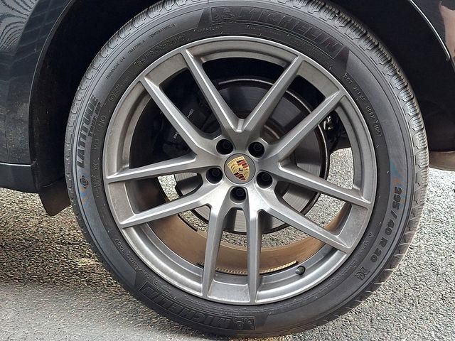 Used 2026 Porsche Macan AWD/4WD image 14
