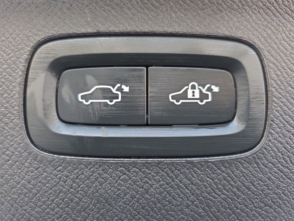 Used 2022 Volvo XC90 T6 Inscription w/ Advanced Package image 26