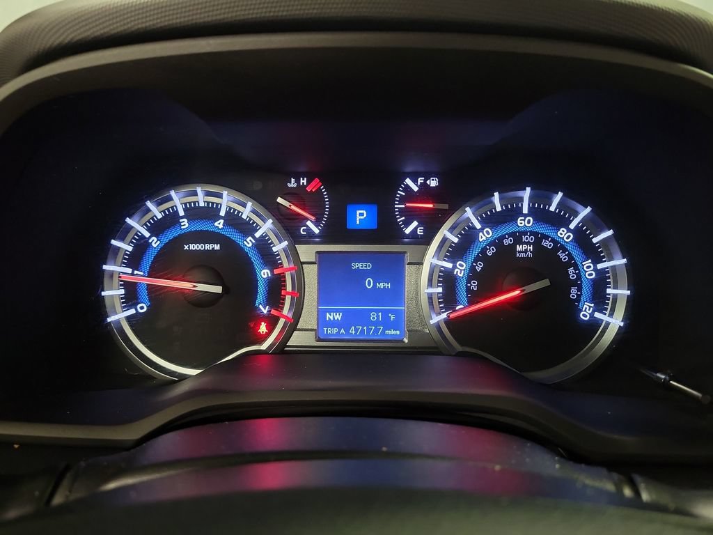 Used 2017 Toyota 4Runner SR5 AWD/4WD image 15