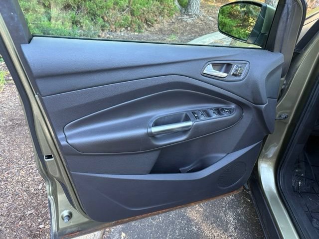 Used 2013 Ford Escape Titanium w/ Parking Technology Pkg FWD image 17