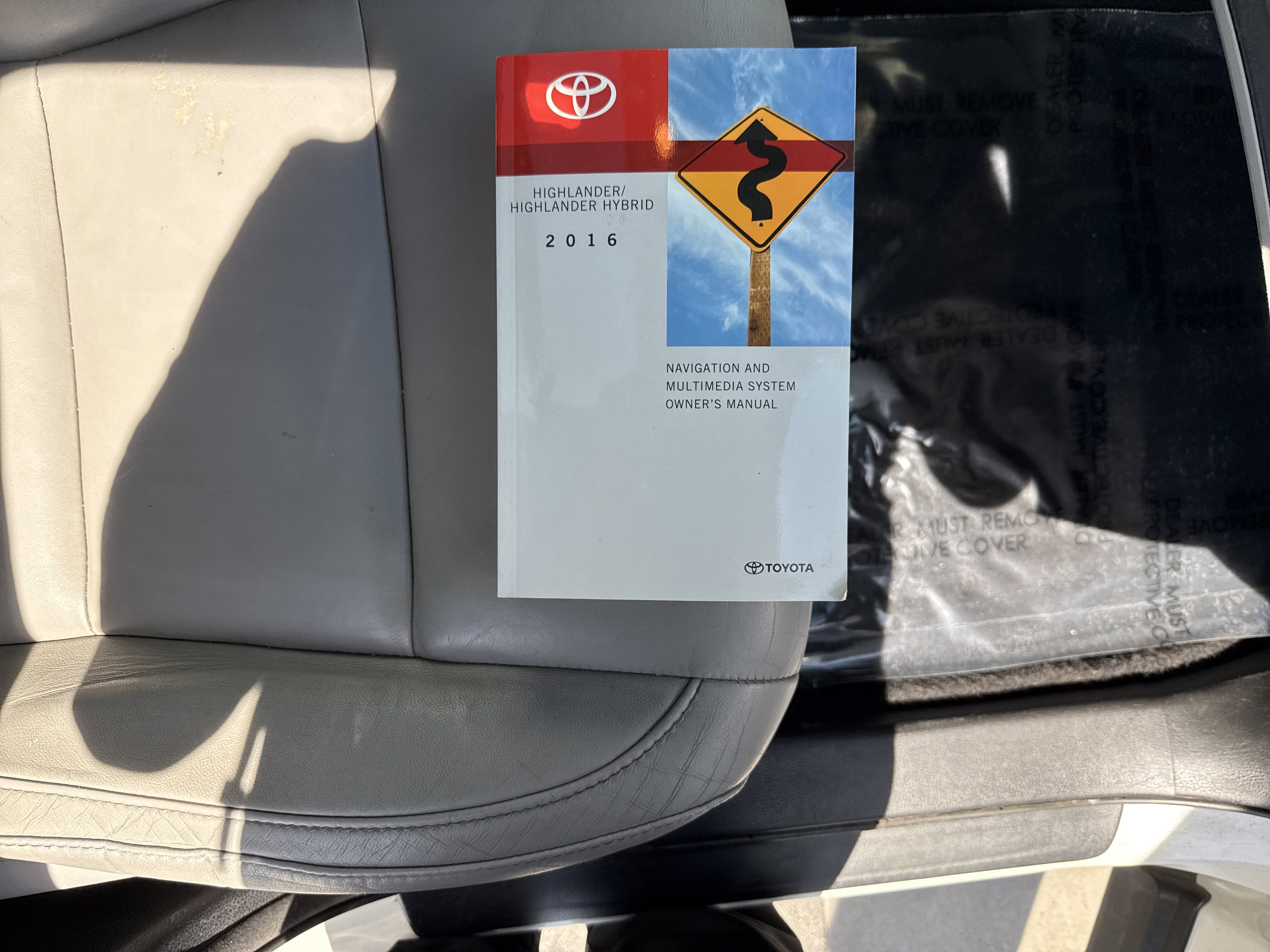 Used 2016 Toyota Highlander XLE AWD/4WD image 38