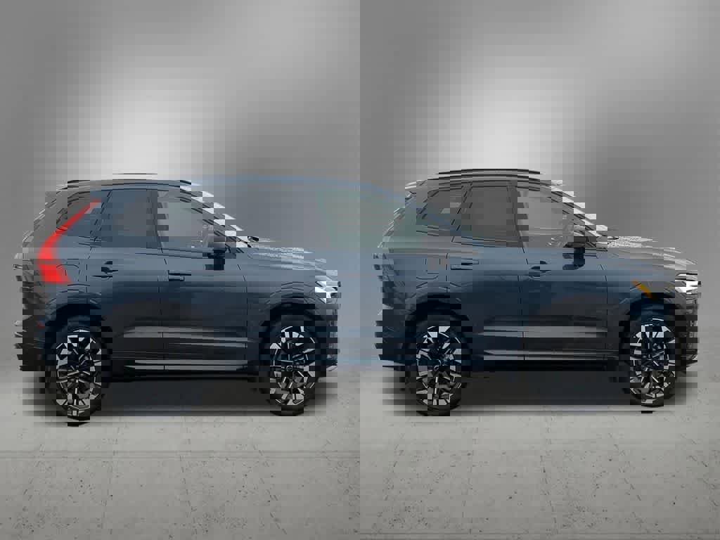 Used 2026 Volvo XC60 B5 Plus w/ Protection Package Premier image 7