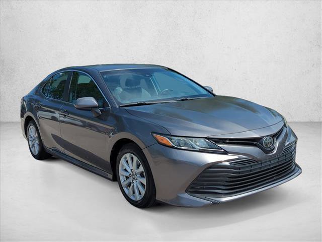 Used 2018 Toyota Camry LE image 3