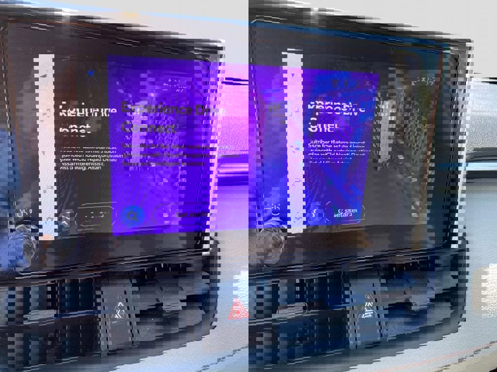 Used 2024 Toyota RAV4 XLE w/ Convenience Package image 12