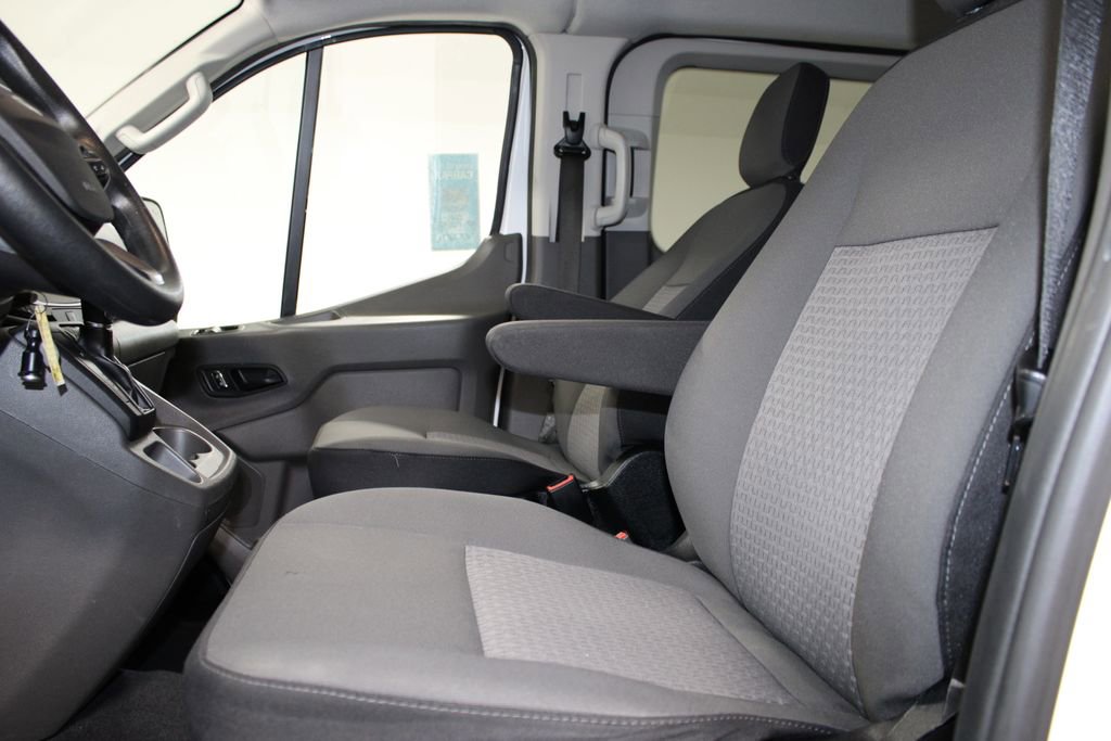 Used 2024 Ford Transit 350 XLT image 19