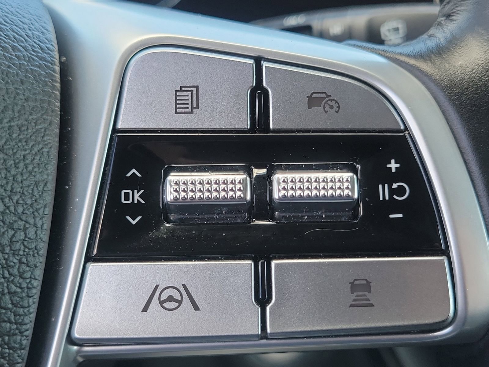 Used 2025 Kia Telluride S AWD/4WD image 9