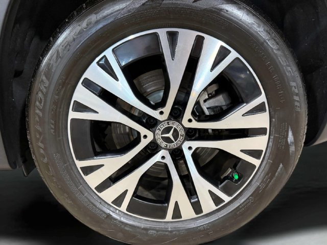 Used 2024 Mercedes-Benz GLB 250 4MATIC image 34
