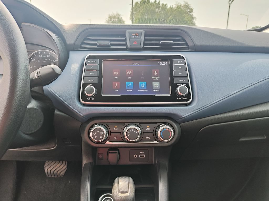 Used 2025 Nissan Versa SV FWD image 21