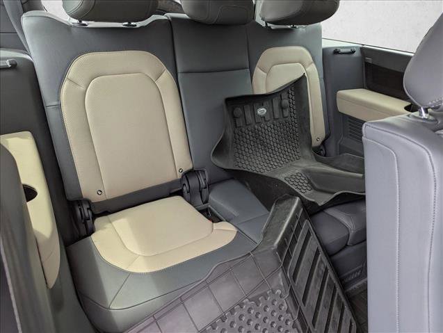 Used 2024 Land Rover Defender 130 X-Dynamic SE image 20