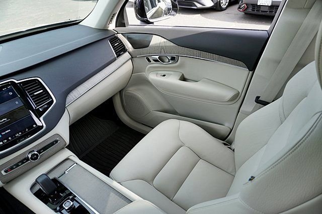 Used 2025 Volvo XC90 B6 Plus w/ Protection Package Premier image 23