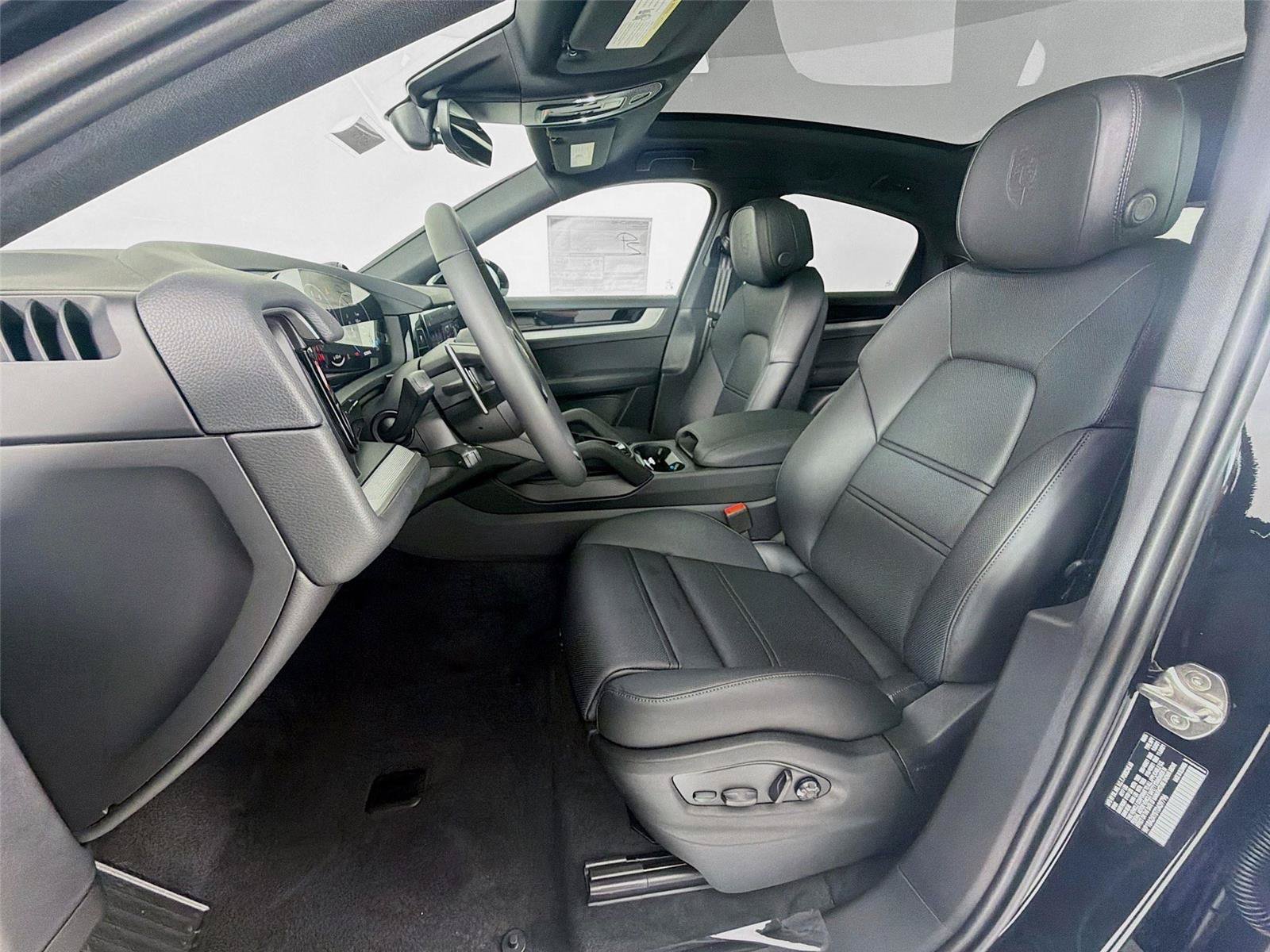 New 2026 Porsche Cayenne Coupe AWD/4WD image 5