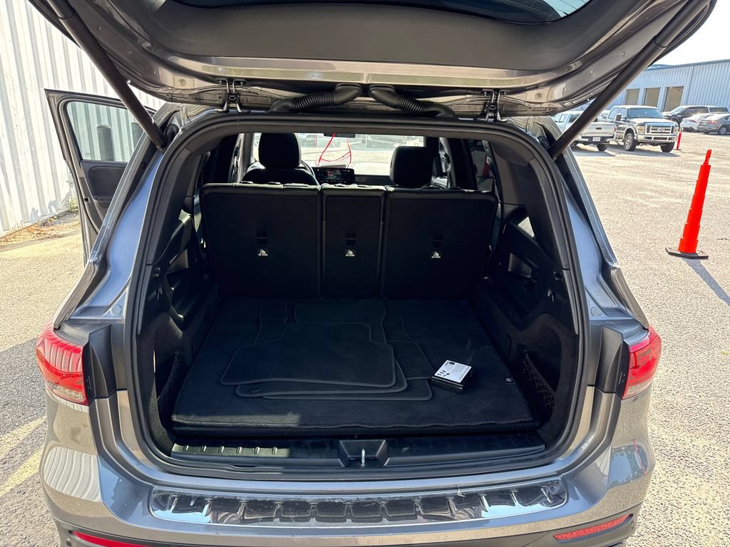 Used 2023 Mercedes-Benz GLB 250 w/ AMG Line image 12