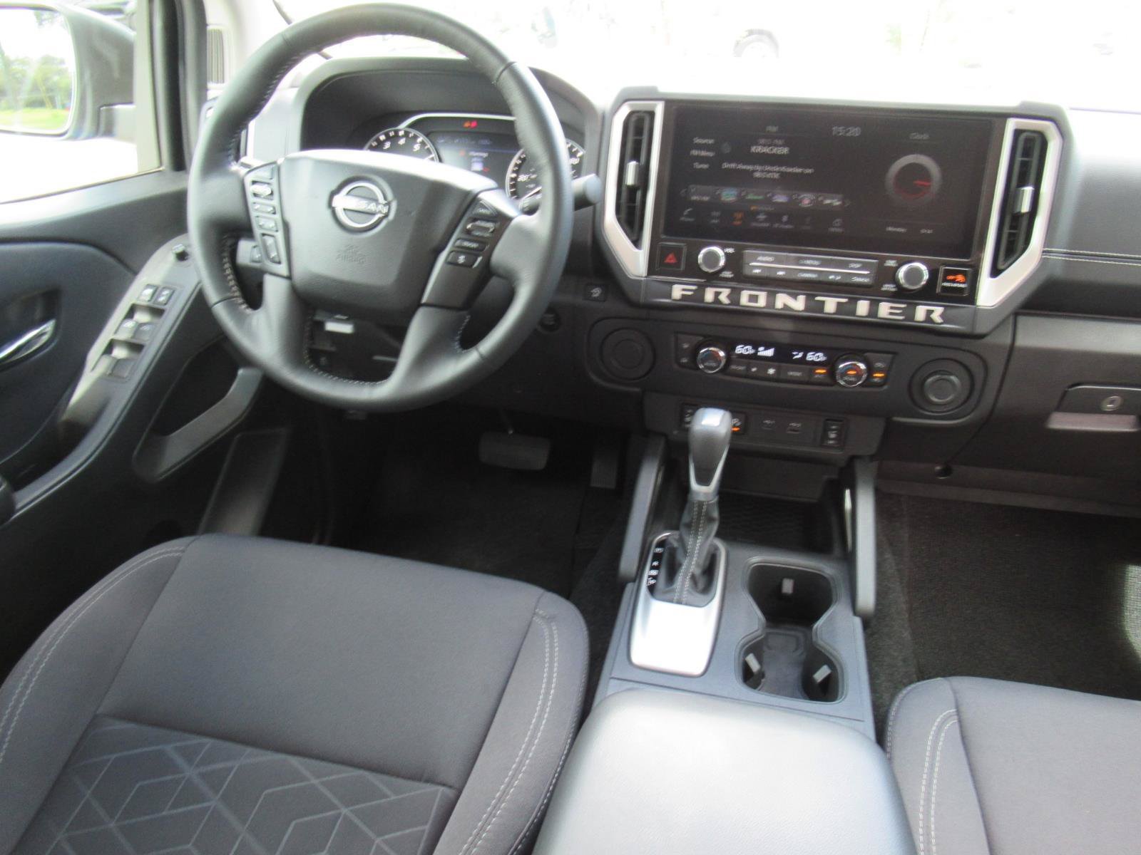 Used 2026 Nissan Frontier SV w/ SV Convenience Package RWD image 13